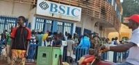 Centrafrique : Les usagers des banques font fi des mesures sanitaires face à Covid-19