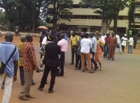 Centrafrique : Les autorités de Bangui en concertation sur le dossier des enseignants vacataires en grève .