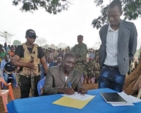 Centrafrique : Deux groupes armés signent un accord de paix sous la houlette d’un chef rebelle