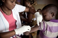 Centrafrique : Faux ! Le vaccin contre le tétanos n’a rien à voir avec un prétendu vaccin de la Covid-19