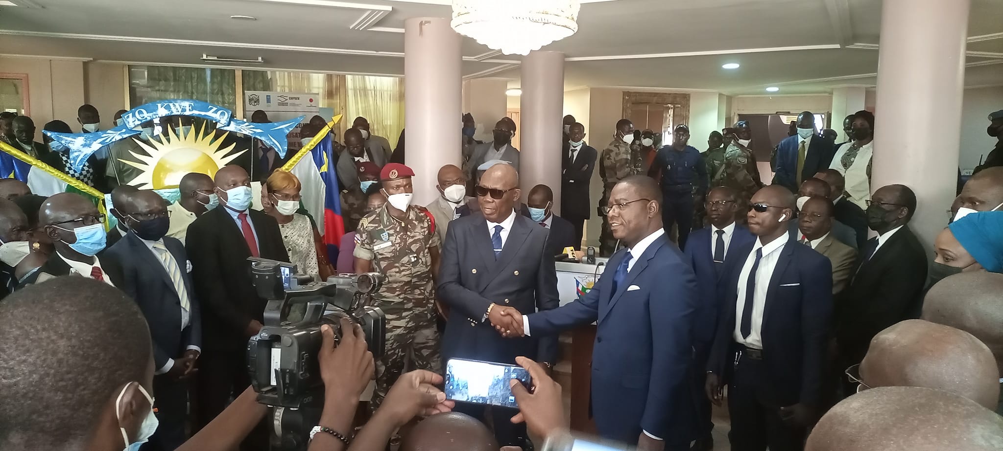 Centrafrique: L’ancien premier ministre Henri Marie Dondra passe la main à l’entrant Félix Moloua