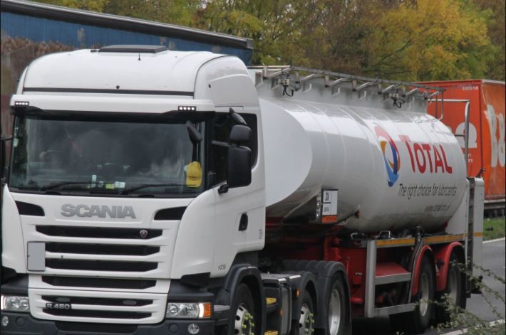 Centrafrique: Le Ministre de l’Hydraulique annonce l’arrivée des camions citernes pour ravitailler Bangui qui fait face à la pénurie d’essence